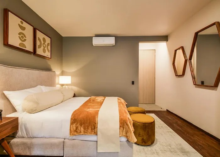 The Sterling Condesa *